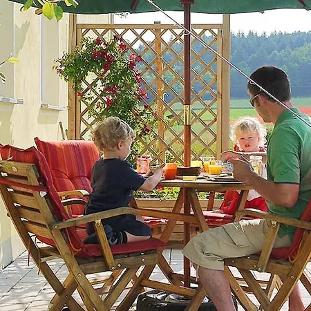 Ferienbauernhof Herrmann 헤리에덴